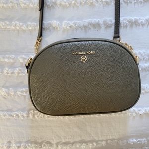 NWT, MICHEAL KORS GREEN PURSE
